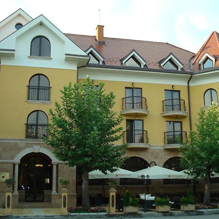 Hotel Chinar خيساريا المظهر الخارجي الصورة