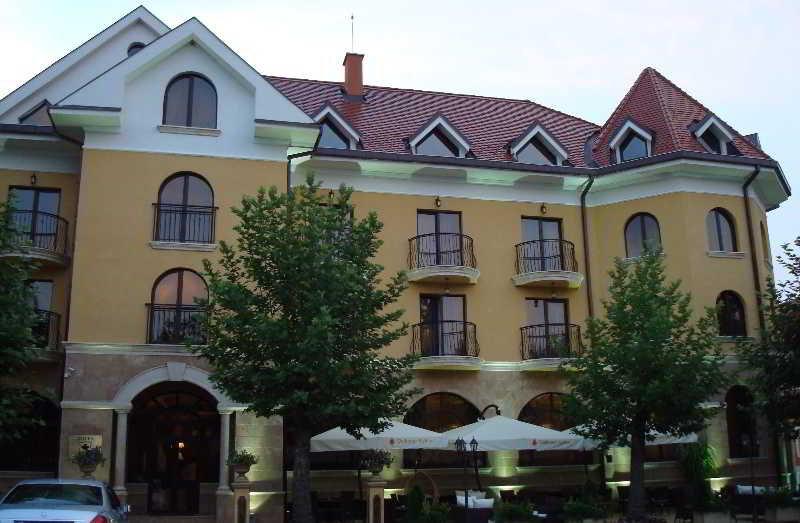 Hotel Chinar خيساريا المظهر الخارجي الصورة