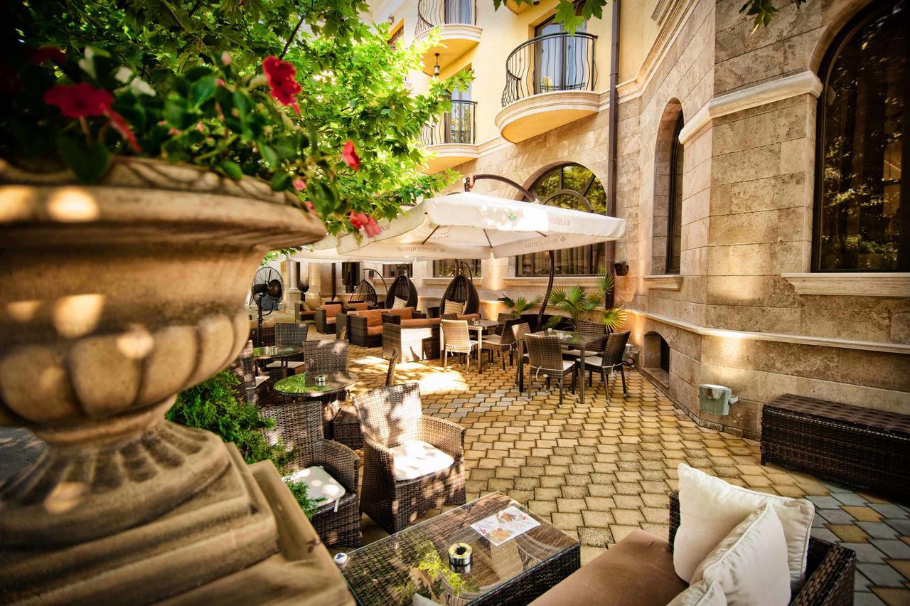 Hotel Chinar خيساريا المظهر الخارجي الصورة
